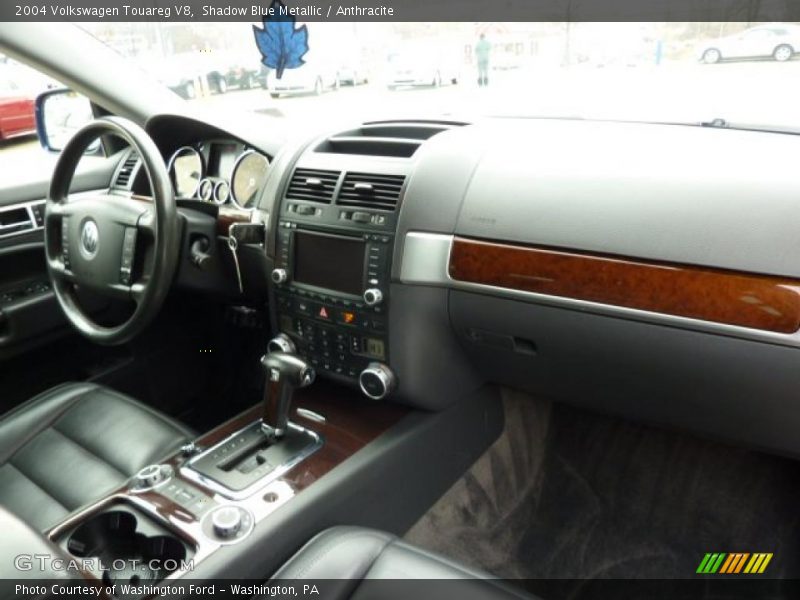 Shadow Blue Metallic / Anthracite 2004 Volkswagen Touareg V8