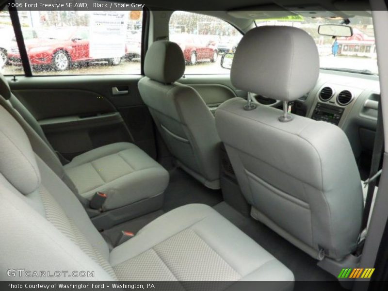  2006 Freestyle SE AWD Shale Grey Interior