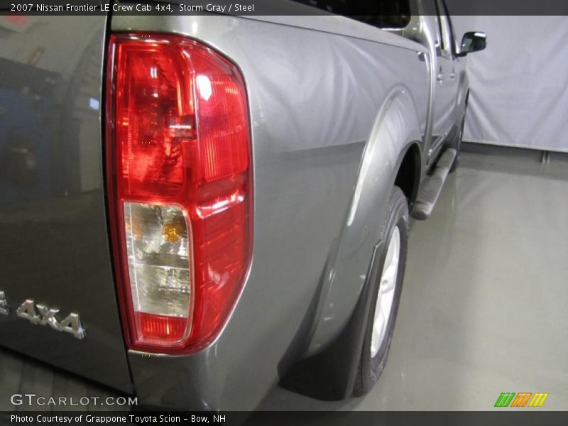 Storm Gray / Steel 2007 Nissan Frontier LE Crew Cab 4x4