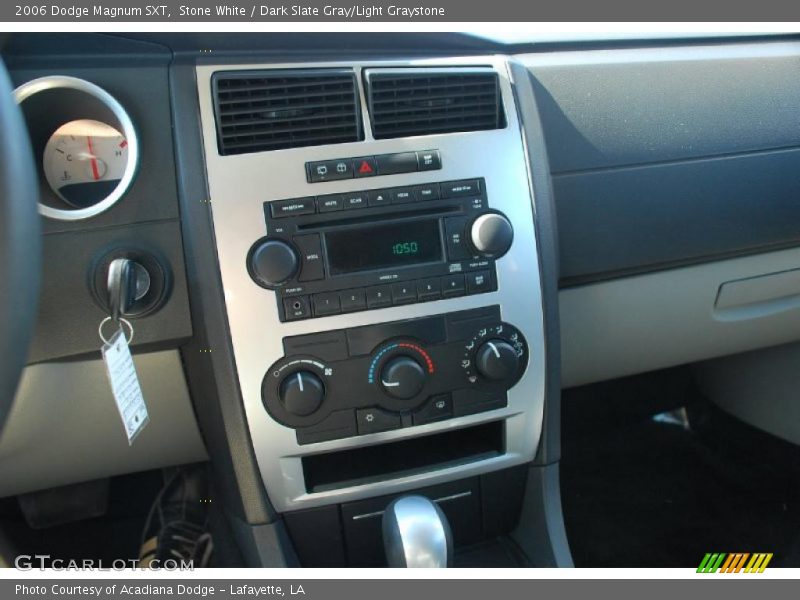 Stone White / Dark Slate Gray/Light Graystone 2006 Dodge Magnum SXT