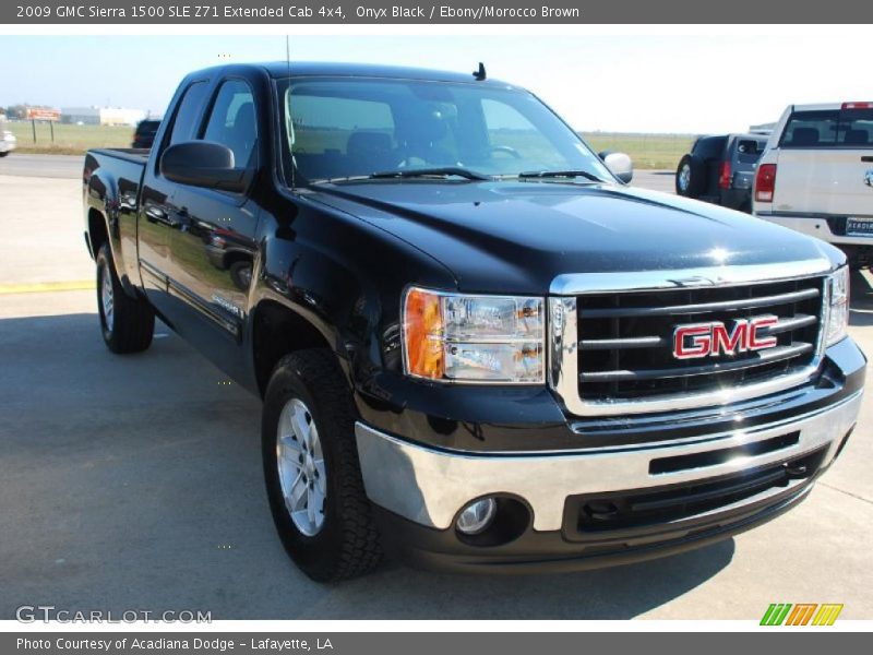Front 3/4 View of 2009 Sierra 1500 SLE Z71 Extended Cab 4x4