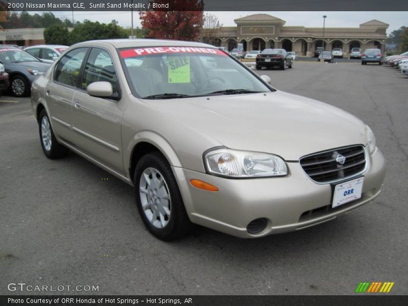 Sunlit Sand Metallic / Blond 2000 Nissan Maxima GLE