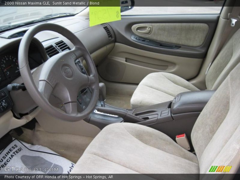 Sunlit Sand Metallic / Blond 2000 Nissan Maxima GLE