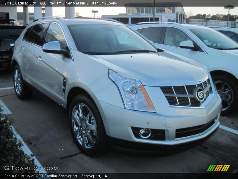 Front 3/4 View of 2011 SRX FWD