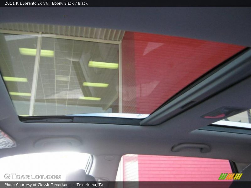 Sunroof of 2011 Sorento SX V6