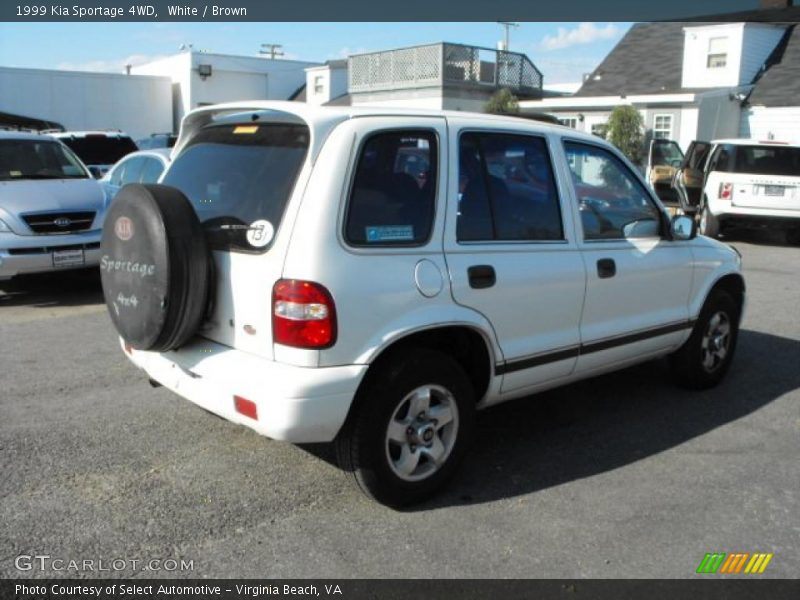 White / Brown 1999 Kia Sportage 4WD