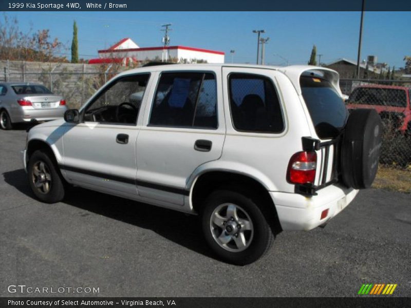 White / Brown 1999 Kia Sportage 4WD