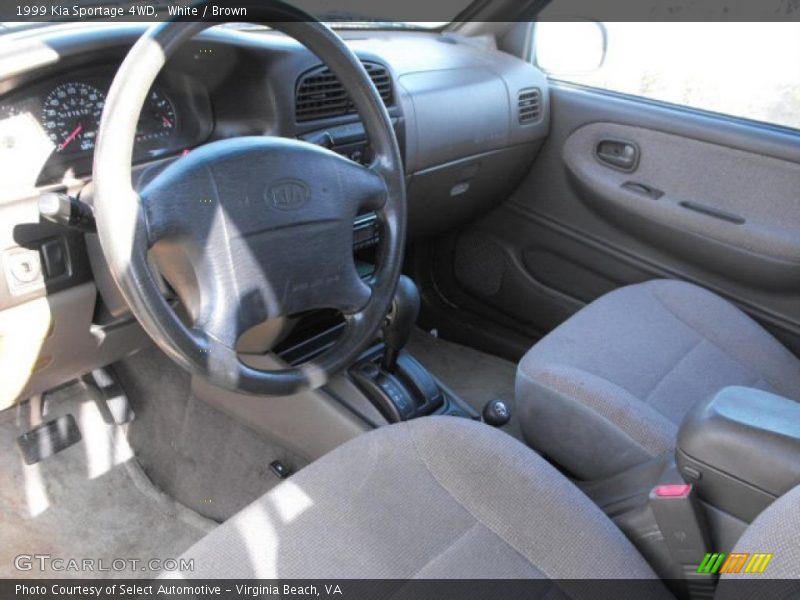 White / Brown 1999 Kia Sportage 4WD