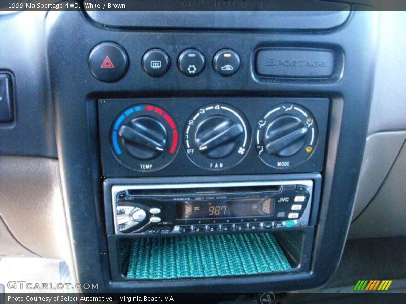 White / Brown 1999 Kia Sportage 4WD