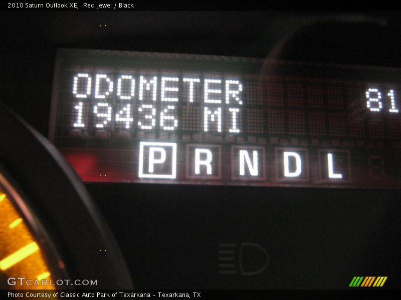 Red Jewel / Black 2010 Saturn Outlook XE