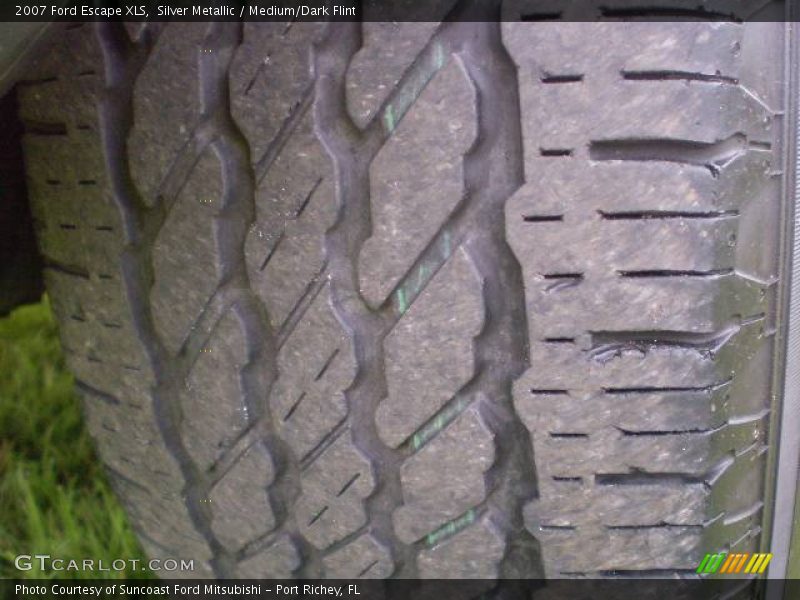 Silver Metallic / Medium/Dark Flint 2007 Ford Escape XLS