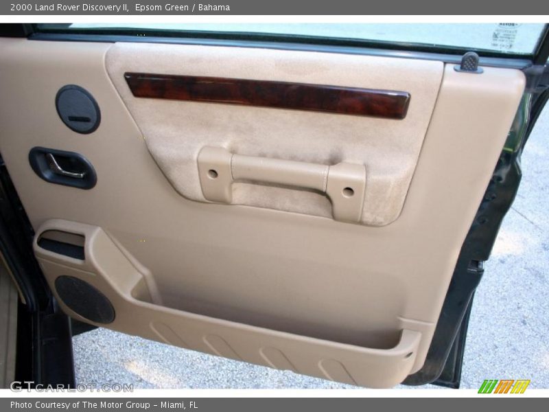 Epsom Green / Bahama 2000 Land Rover Discovery II