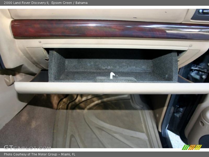 Epsom Green / Bahama 2000 Land Rover Discovery II