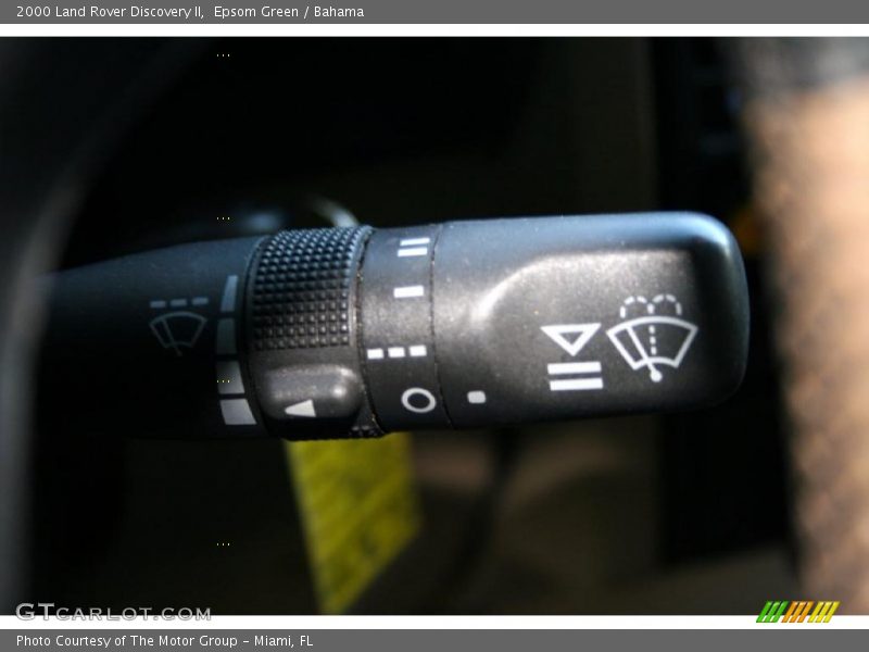 Epsom Green / Bahama 2000 Land Rover Discovery II