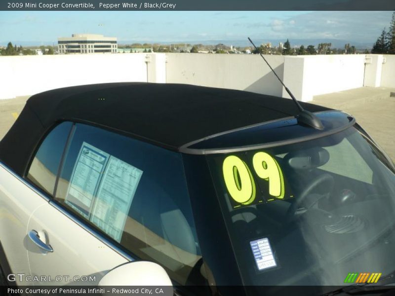Pepper White / Black/Grey 2009 Mini Cooper Convertible