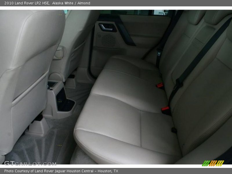 Alaska White / Almond 2010 Land Rover LR2 HSE