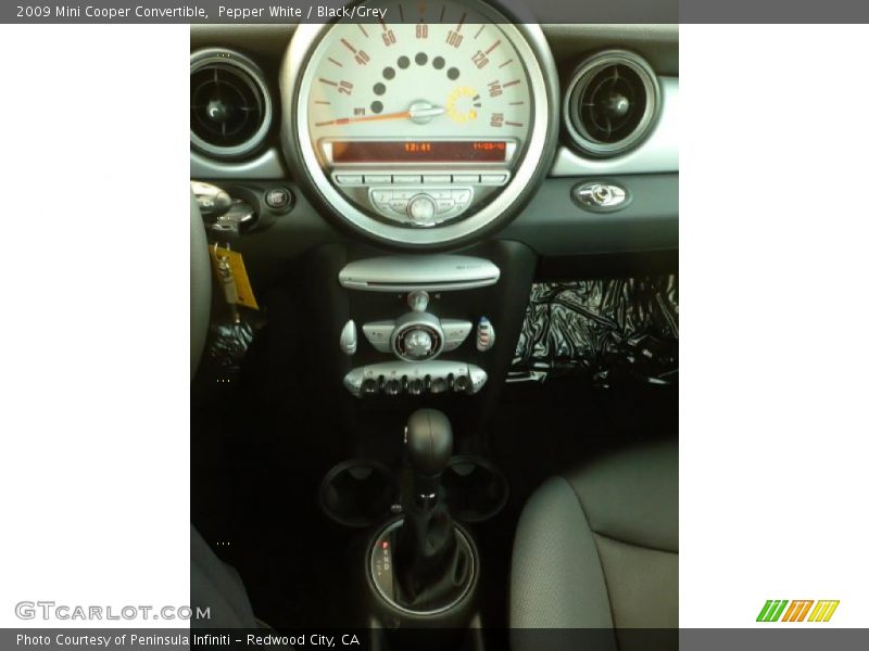 Pepper White / Black/Grey 2009 Mini Cooper Convertible