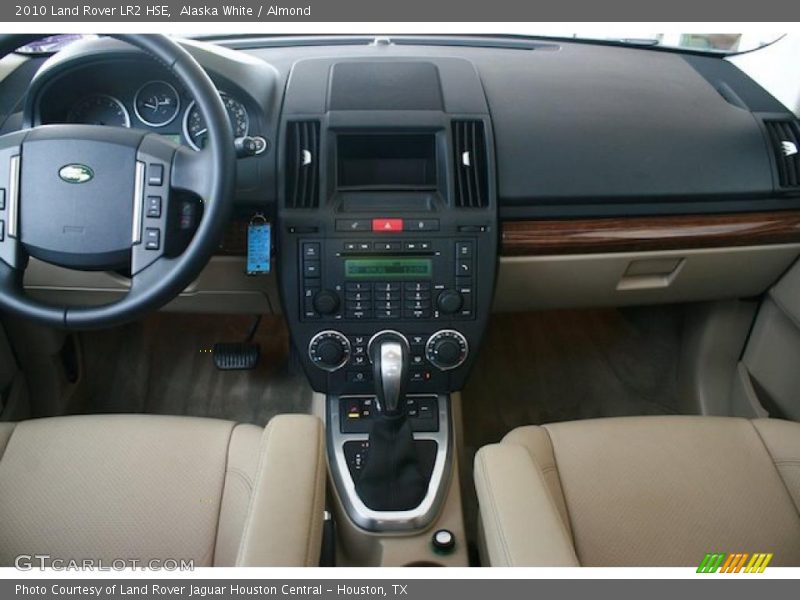 Alaska White / Almond 2010 Land Rover LR2 HSE