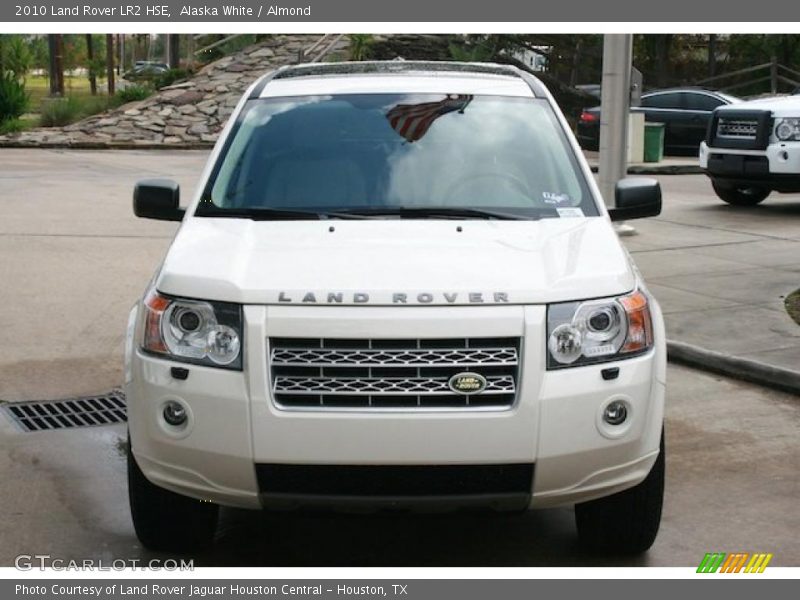 Alaska White / Almond 2010 Land Rover LR2 HSE