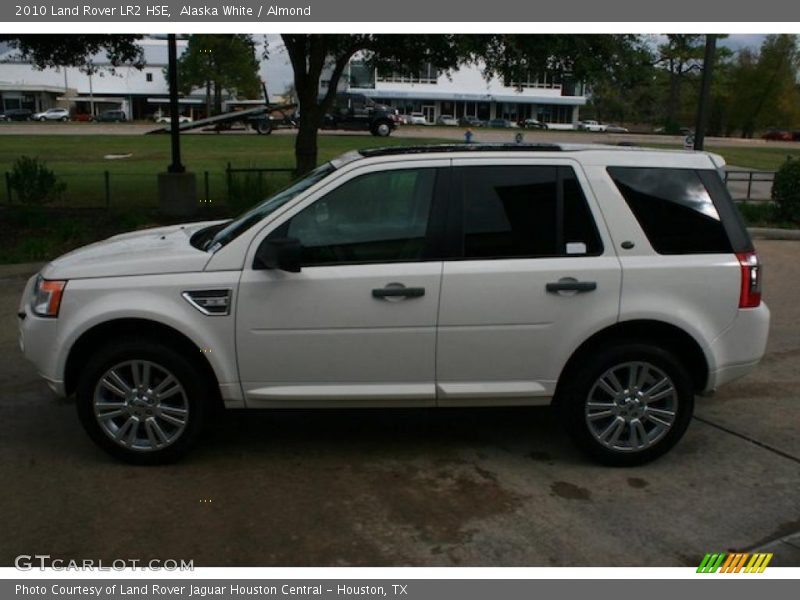 Alaska White / Almond 2010 Land Rover LR2 HSE