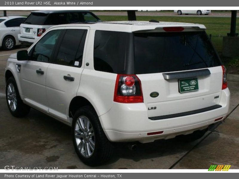 Alaska White / Almond 2010 Land Rover LR2 HSE