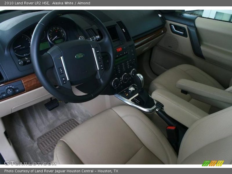 Alaska White / Almond 2010 Land Rover LR2 HSE