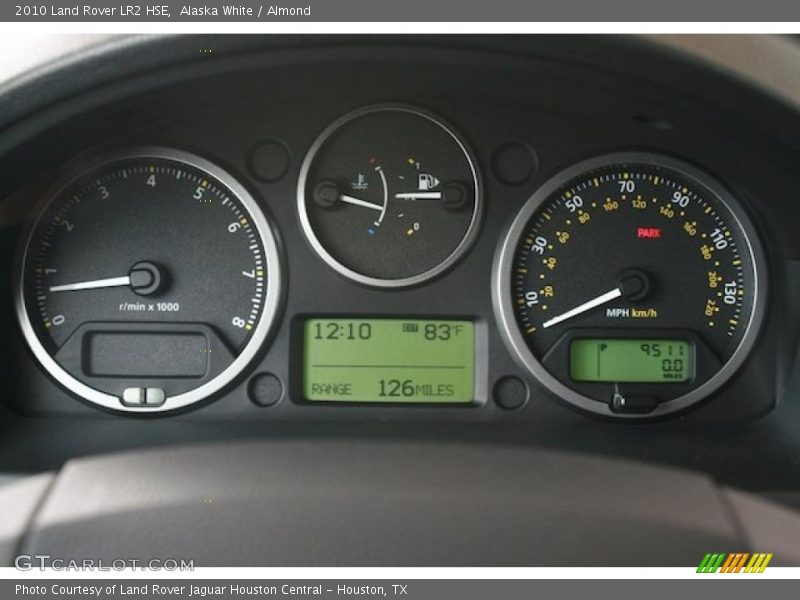 Alaska White / Almond 2010 Land Rover LR2 HSE