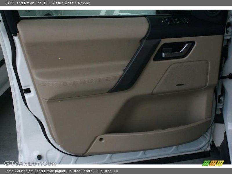 Alaska White / Almond 2010 Land Rover LR2 HSE