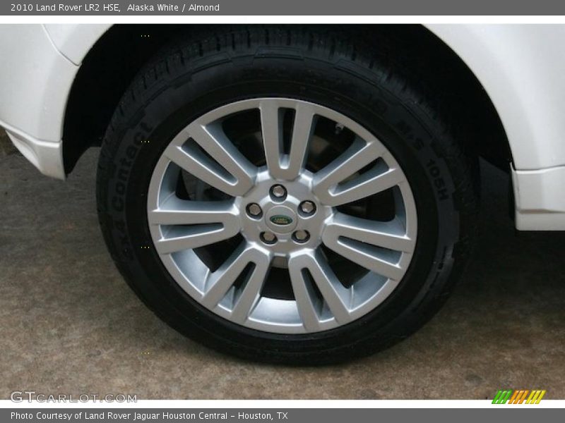 Alaska White / Almond 2010 Land Rover LR2 HSE