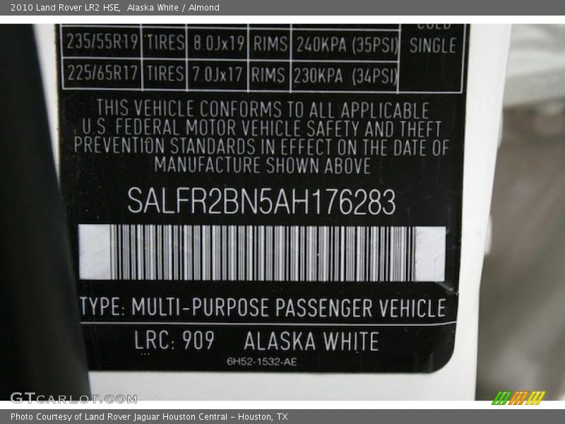 Alaska White / Almond 2010 Land Rover LR2 HSE