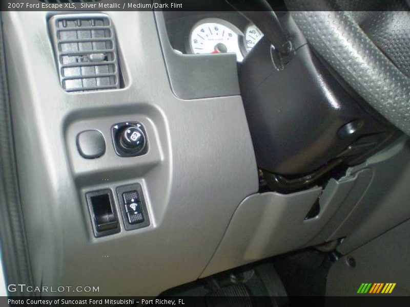 Silver Metallic / Medium/Dark Flint 2007 Ford Escape XLS