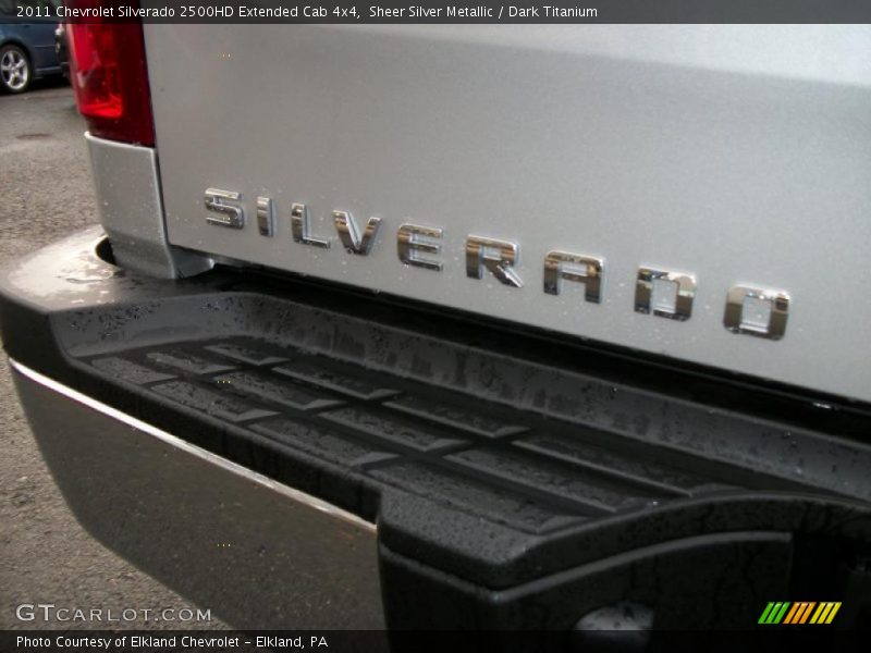 Sheer Silver Metallic / Dark Titanium 2011 Chevrolet Silverado 2500HD Extended Cab 4x4