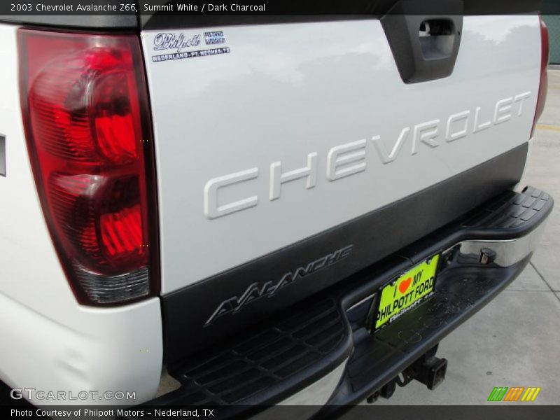 Summit White / Dark Charcoal 2003 Chevrolet Avalanche Z66