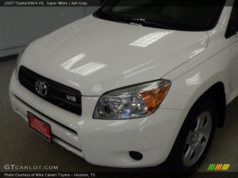 Super White / Ash Gray 2007 Toyota RAV4 V6