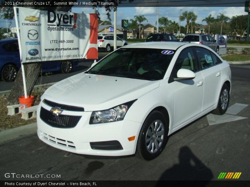 Summit White / Medium Titanium 2011 Chevrolet Cruze LT