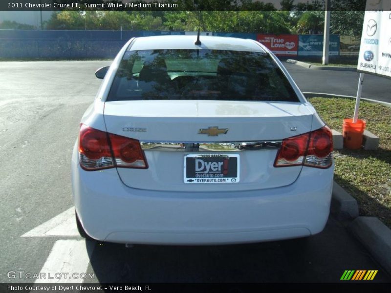 Summit White / Medium Titanium 2011 Chevrolet Cruze LT
