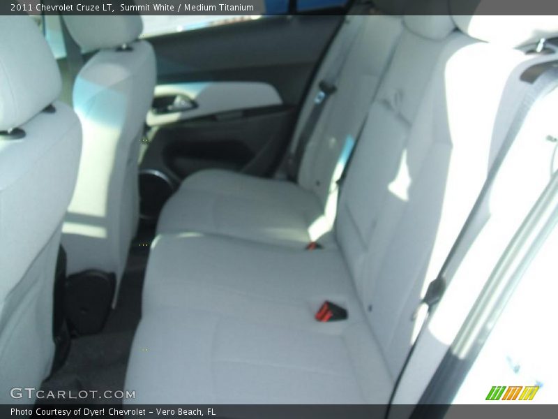 Summit White / Medium Titanium 2011 Chevrolet Cruze LT