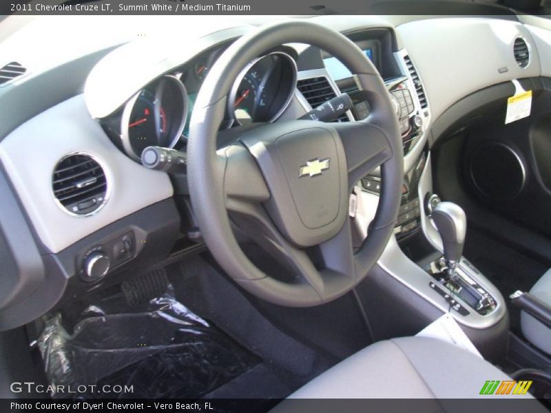 Summit White / Medium Titanium 2011 Chevrolet Cruze LT