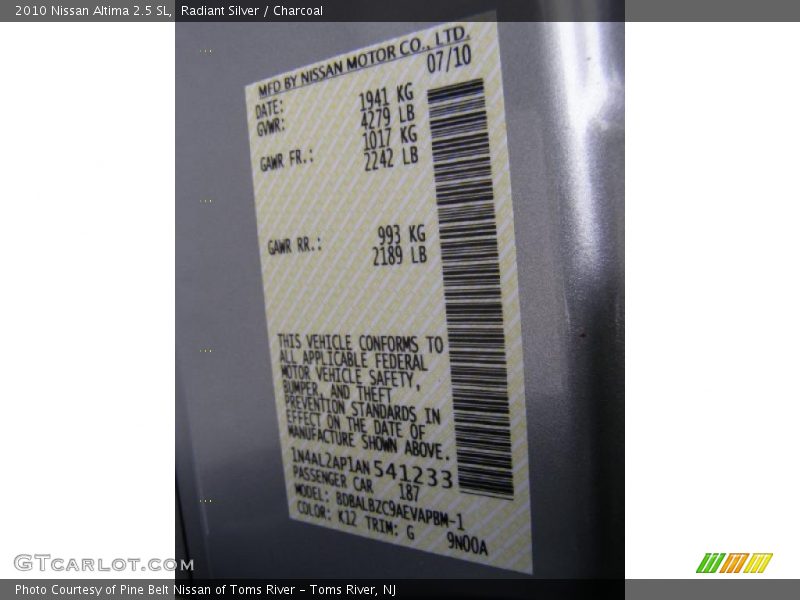 Radiant Silver / Charcoal 2010 Nissan Altima 2.5 SL