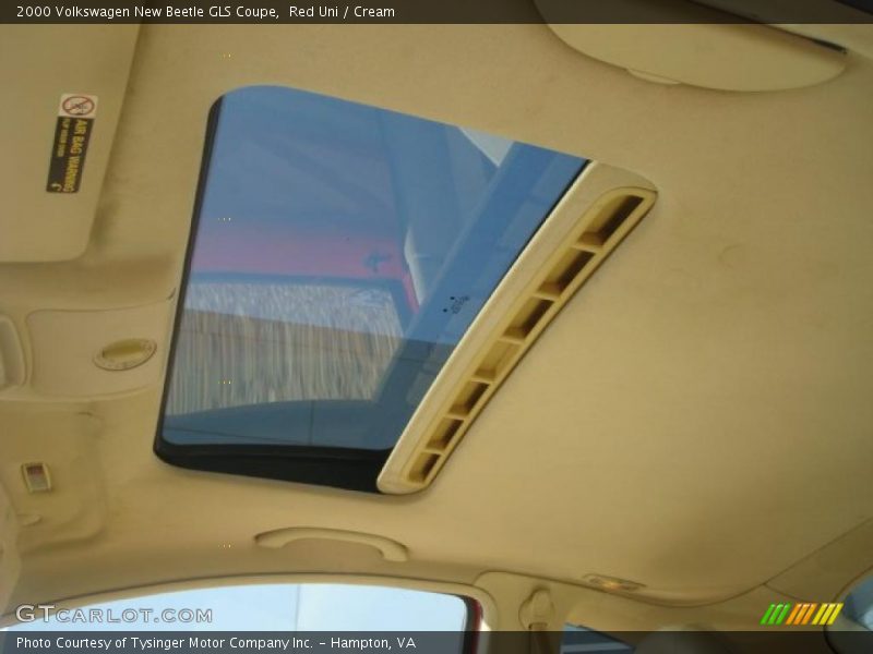 Red Uni / Cream 2000 Volkswagen New Beetle GLS Coupe