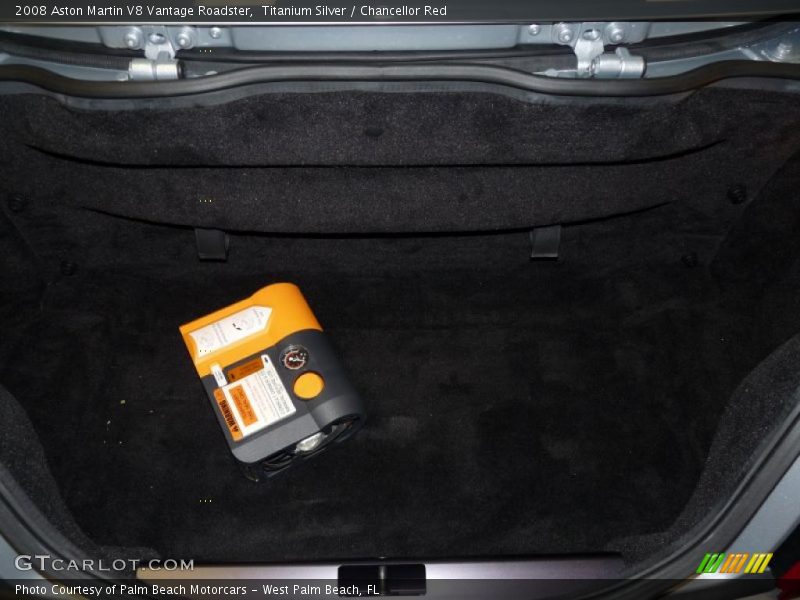  2008 V8 Vantage Roadster Trunk
