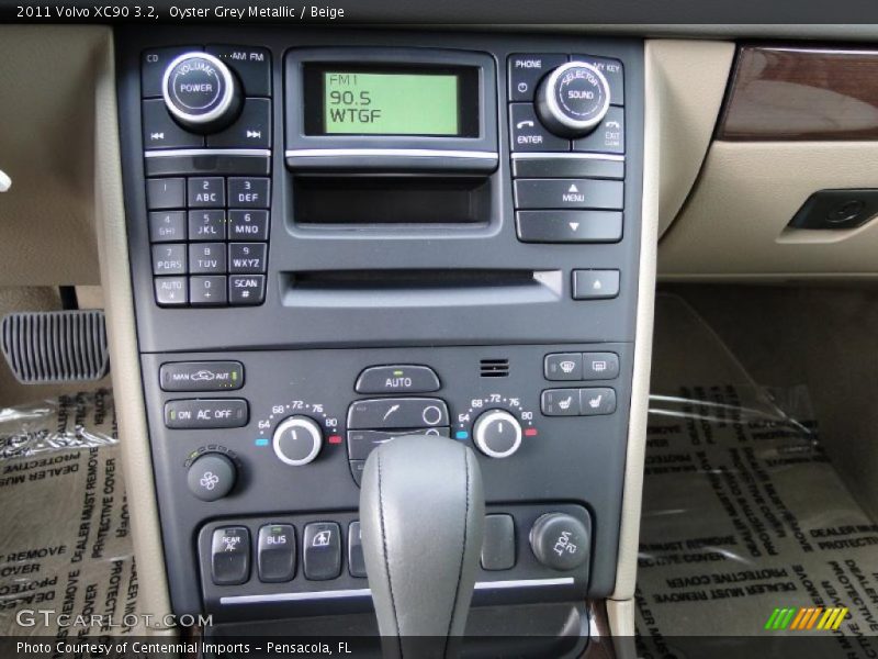 Controls of 2011 XC90 3.2