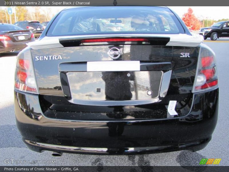 Super Black / Charcoal 2011 Nissan Sentra 2.0 SR
