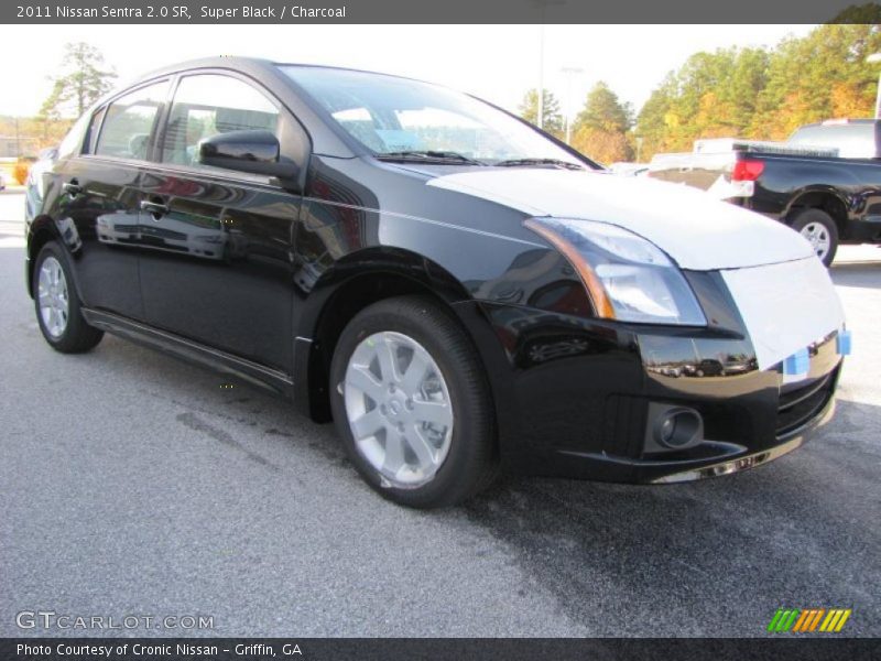 Super Black / Charcoal 2011 Nissan Sentra 2.0 SR