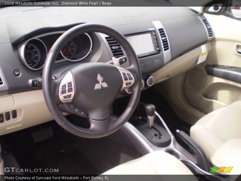 Diamond White Pearl / Beige 2008 Mitsubishi Outlander XLS