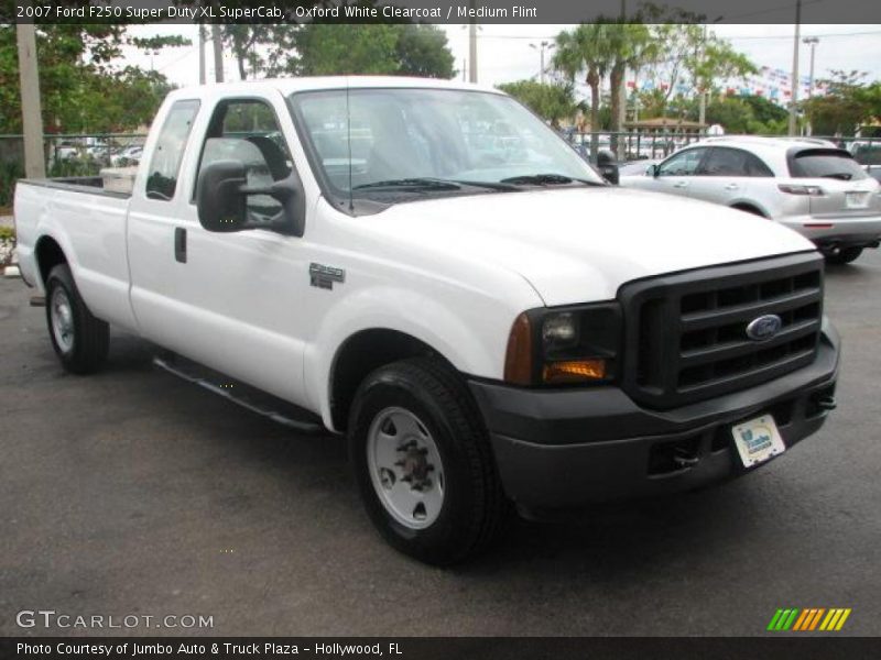 Oxford White Clearcoat / Medium Flint 2007 Ford F250 Super Duty XL SuperCab
