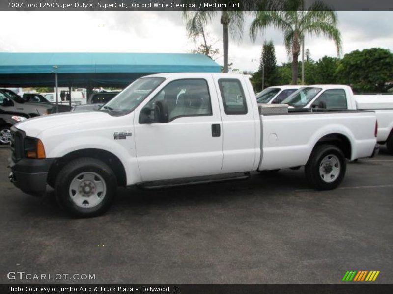 Oxford White Clearcoat / Medium Flint 2007 Ford F250 Super Duty XL SuperCab