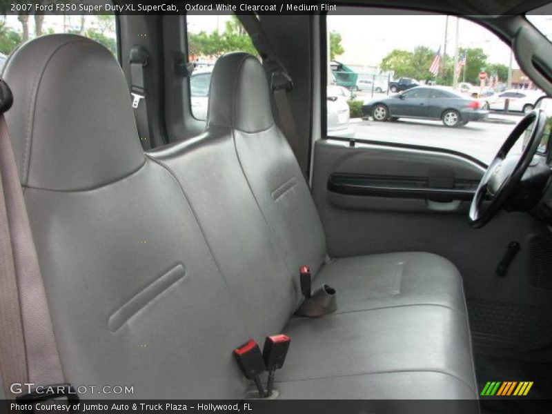 Oxford White Clearcoat / Medium Flint 2007 Ford F250 Super Duty XL SuperCab