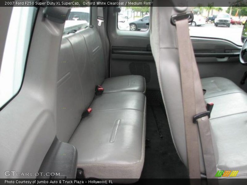 Oxford White Clearcoat / Medium Flint 2007 Ford F250 Super Duty XL SuperCab