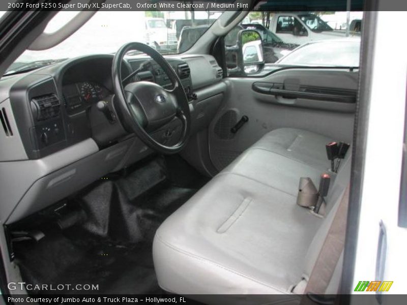 Oxford White Clearcoat / Medium Flint 2007 Ford F250 Super Duty XL SuperCab